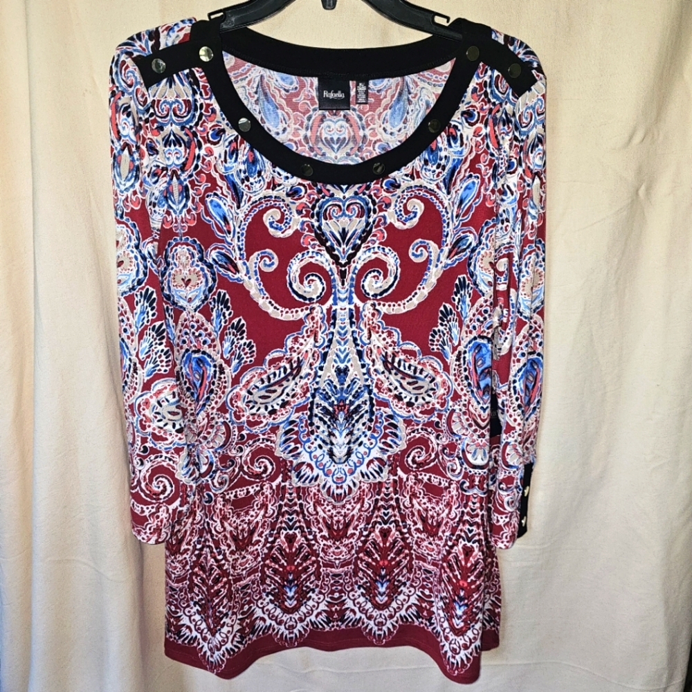 Beautiful womens long sleeve printed blouse/top